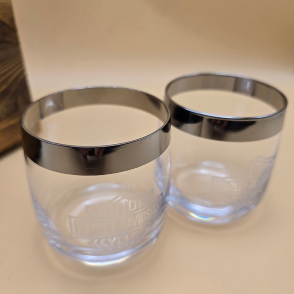 Harley-Davidson Whiskey Glass Set with Silicone Ice Tray and Wood Box 4pc Set - Picture 6 of 16